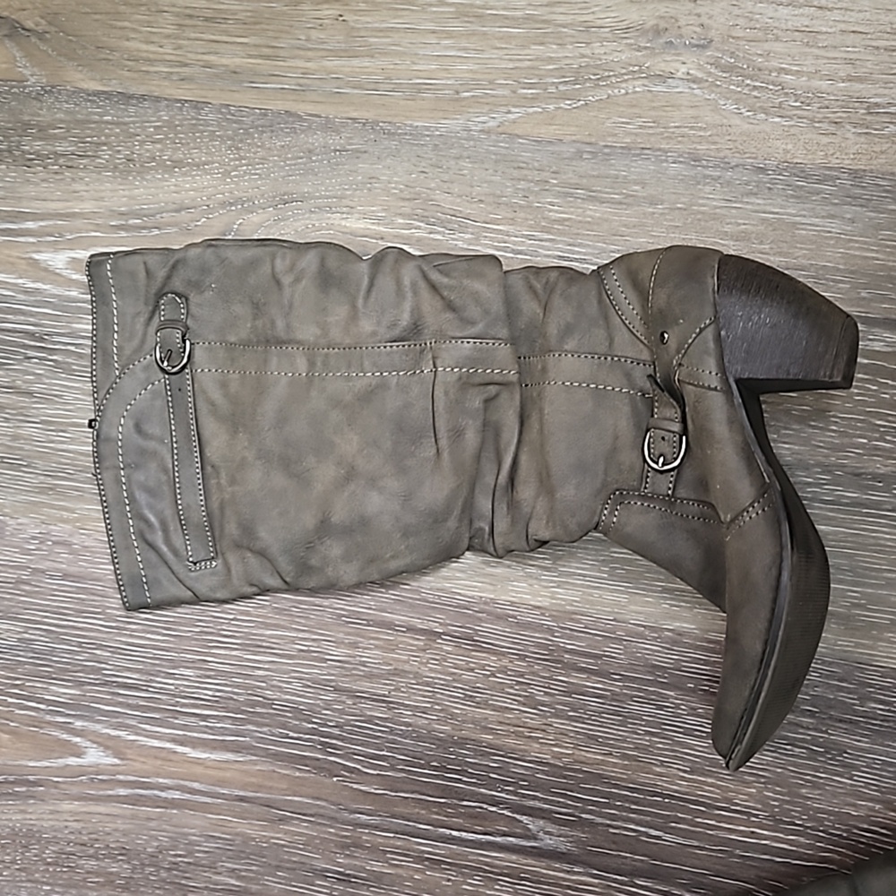 BONGO heeled slouchy boots in women's size 9.5